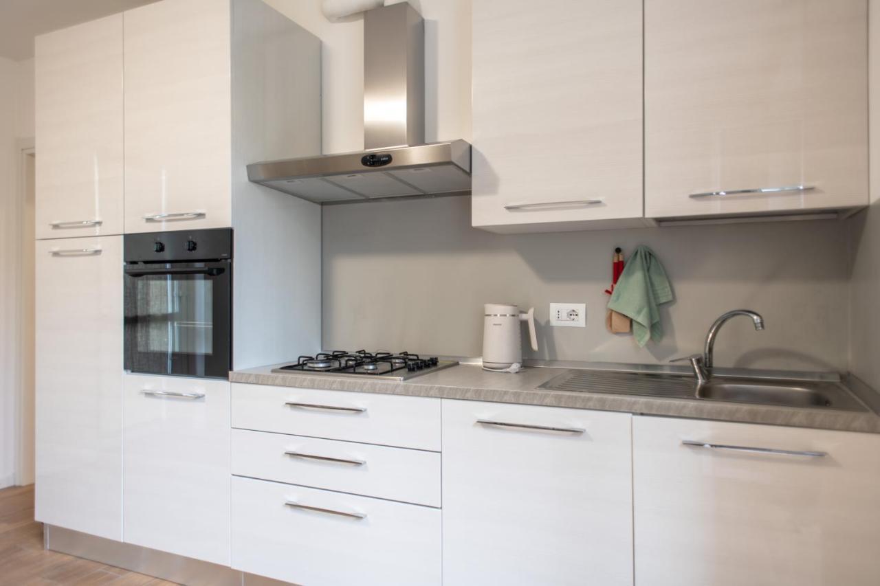 Lora Apartment,Free Private Parking, Self Check In,1 Como Dış mekan fotoğraf